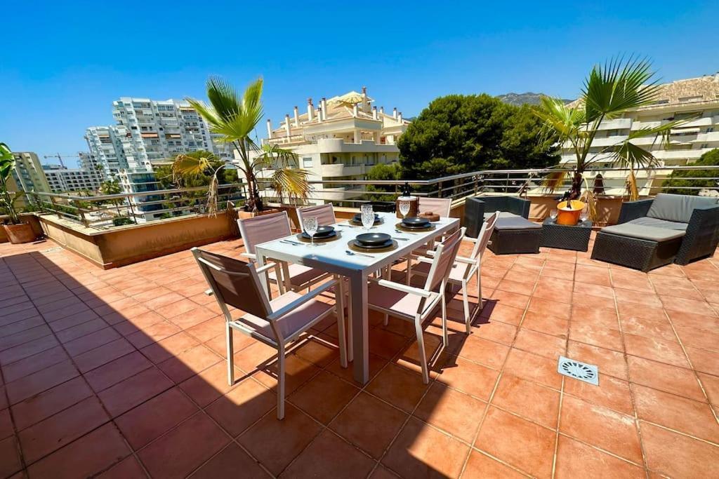 Apartamento Atico Puerto Marina 2 Hab Con Piscina, 500M De La Plata Torremolinos Exterior foto